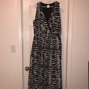 Floor Length Black & White dress 2X